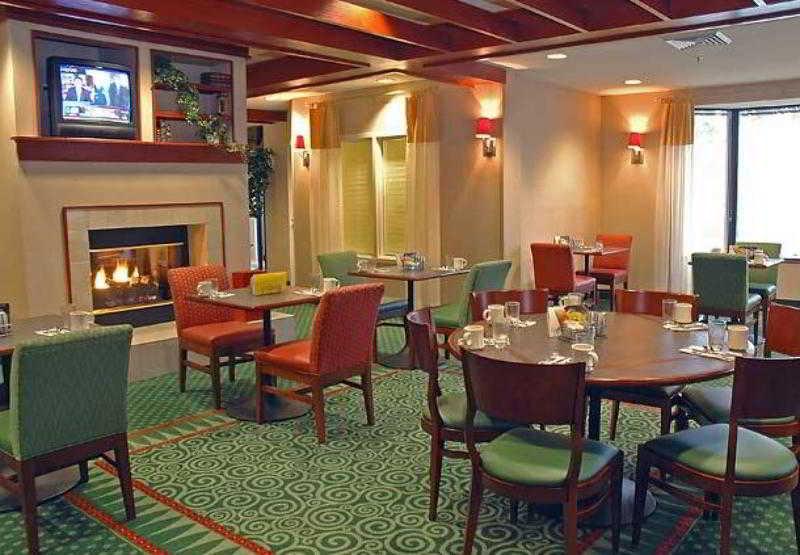 Courtyard Indianapolis Northwest Hotell Restaurant bilde