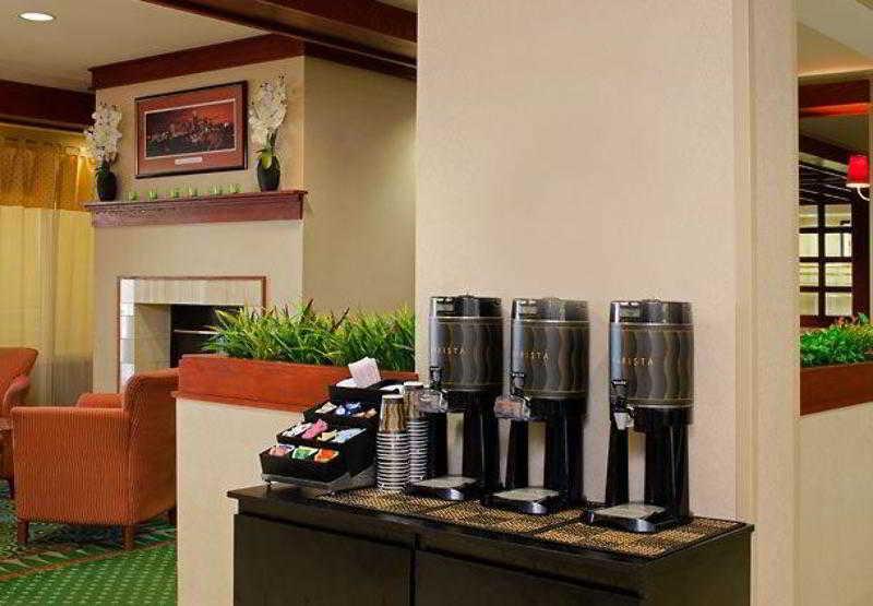 Courtyard Indianapolis Northwest Hotell Restaurant bilde
